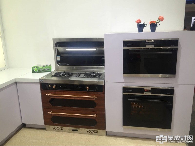 2017第十九届中国(广州)建博会 板川集成灶打造高端厨房新典范
