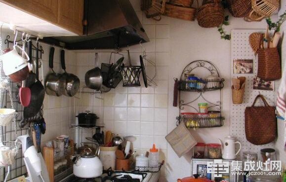 金利：小厨房改造有诀窍 一台集成灶功能满足您所有需求