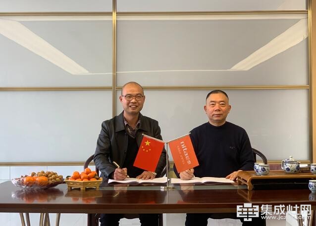 松科电器董事长王再丰先生与诺克(天津)机械设备有限公司签订设备购买销售合同